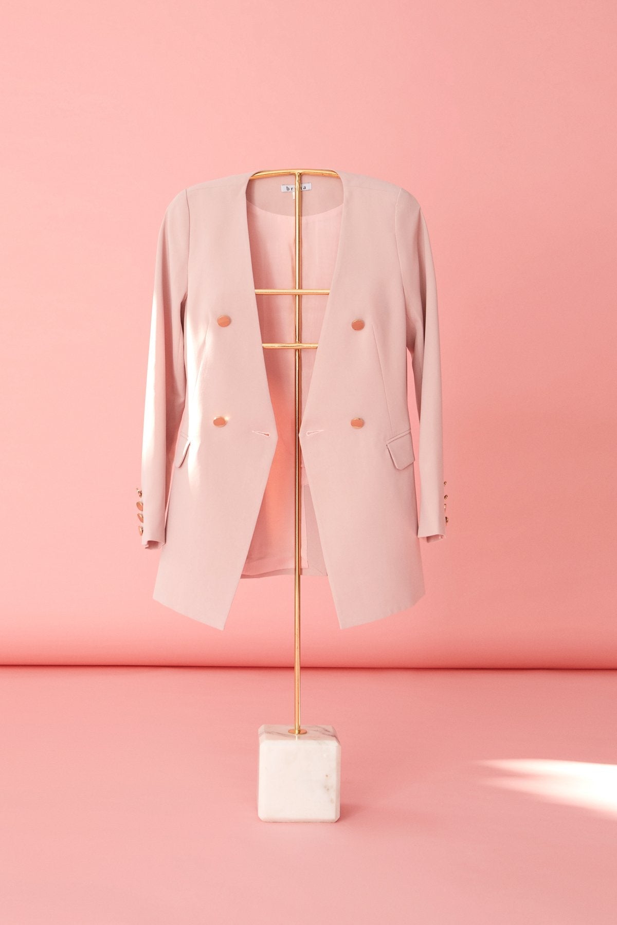 Traje Chaqueta Cornelia & Pantalon Lyn Rosa · Pretty in Pink ·