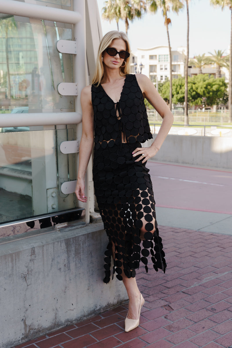 Fern Sleeveless Front Tie Circle Crochet Top Black