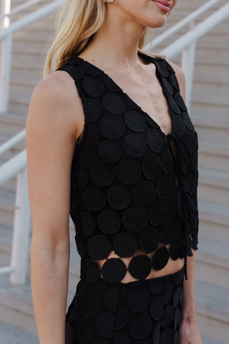 Fern Sleeveless Front Tie Circle Crochet Top Black