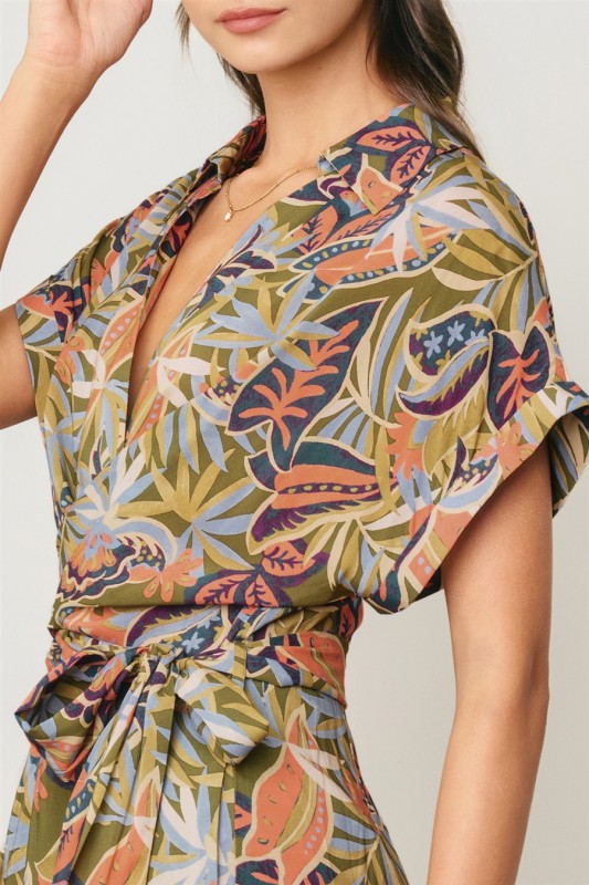 Finley Short Sleeve Waist Tie Tropical Print Romper Green